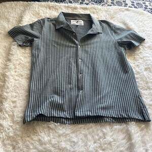 Free Planet Men's Ribbed Textured Striped Button Up Short‎ Sleeve Shirt